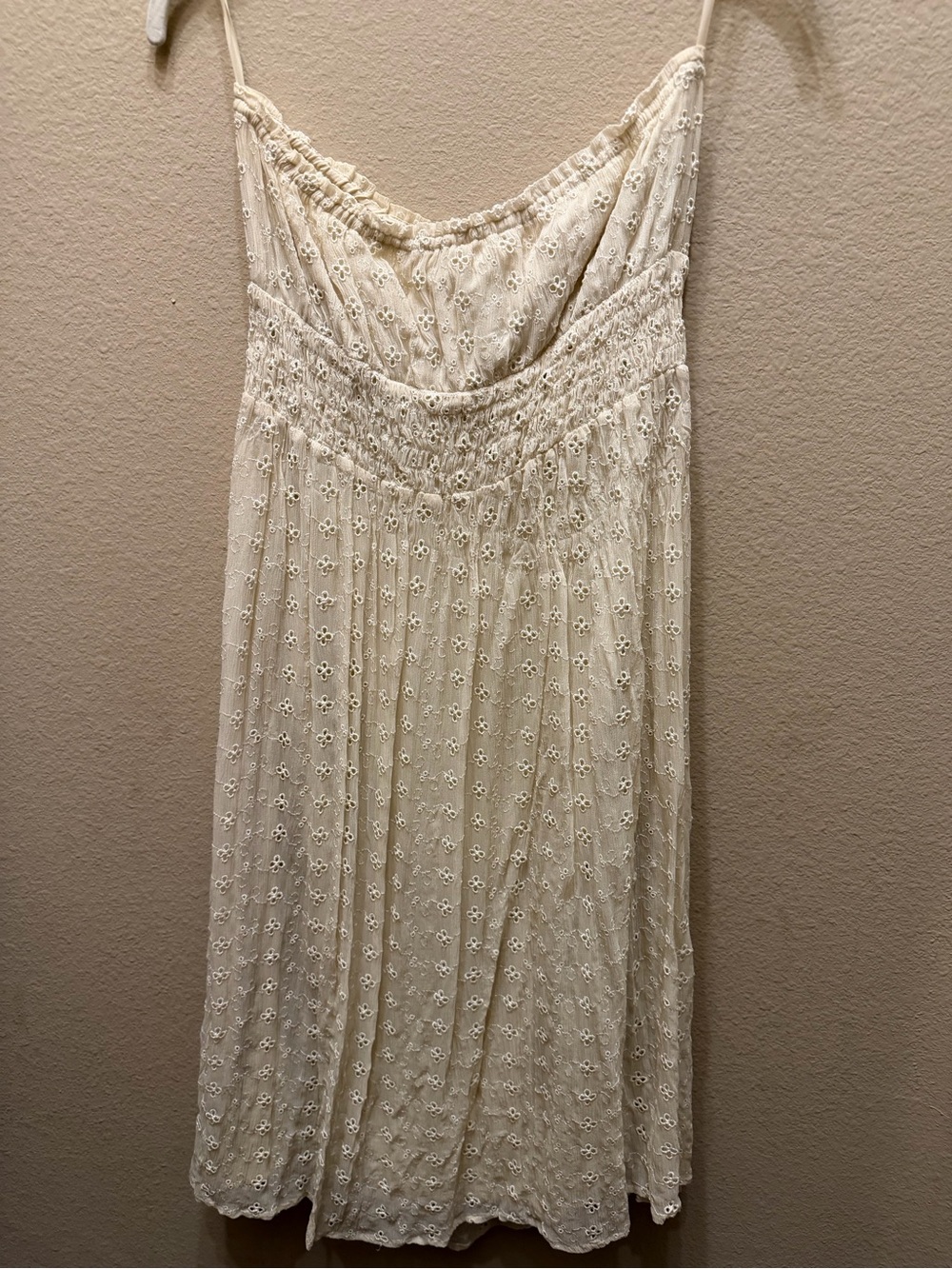 Diane Von Furstenberg 100% Silk Cream Eyelet Strapless Summer Dress